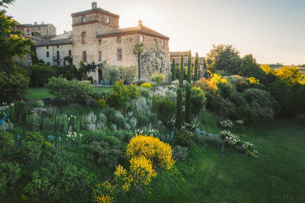 Il Castello Di Tassara Bed & Breakfast Exterior photo